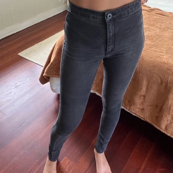 Ankle cropped black stripe athletic leggings and high rise jeans pack 🖤 - Picture 11 of 12